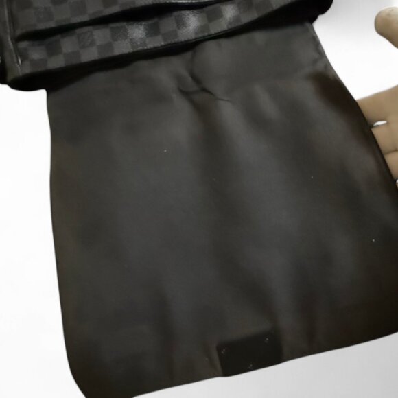 LOUIS VUITTON Damier Graphite District MM Messenger Shoulder Bag N41272 - Picture 16 of 16